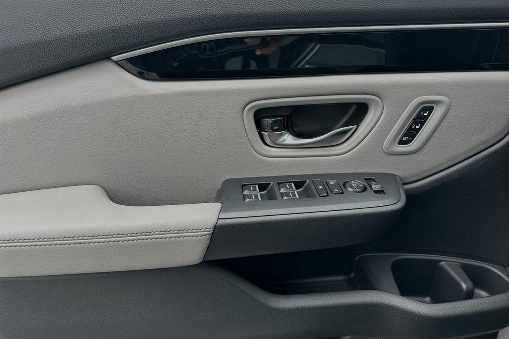 new 2025 Honda Pilot car, priced at $51,095