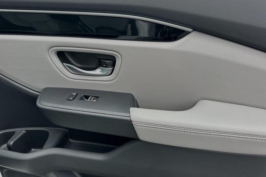 new 2025 Honda Pilot car, priced at $51,095