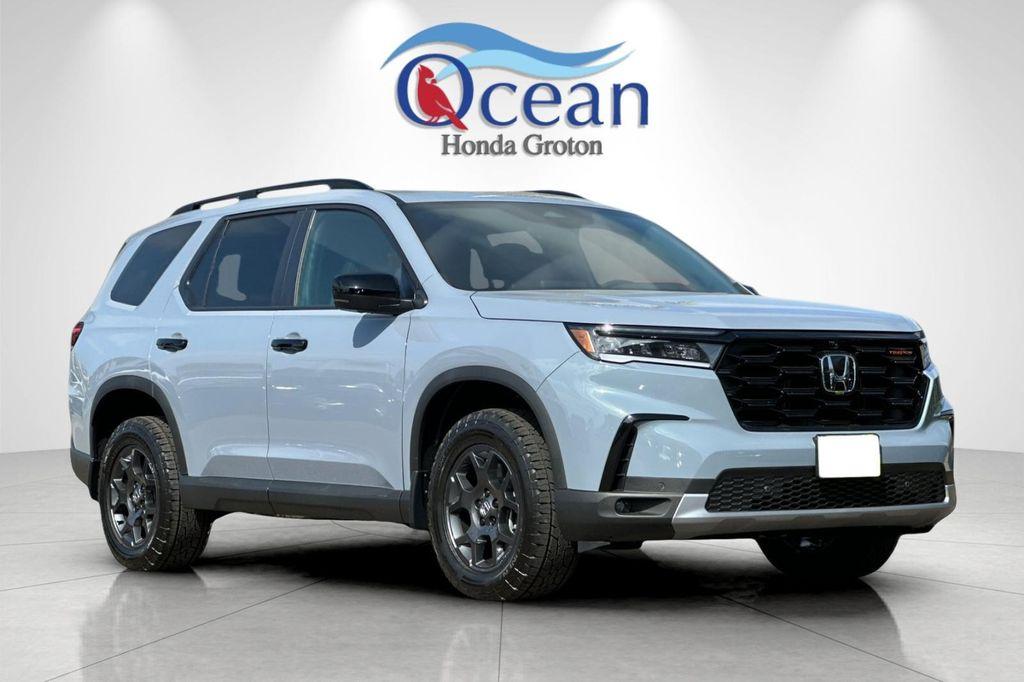 new 2025 Honda Pilot car, priced at $51,350