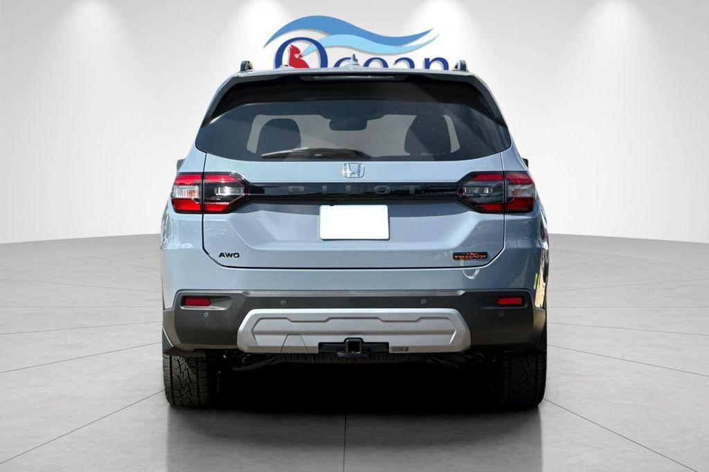 new 2025 Honda Pilot car, priced at $51,350