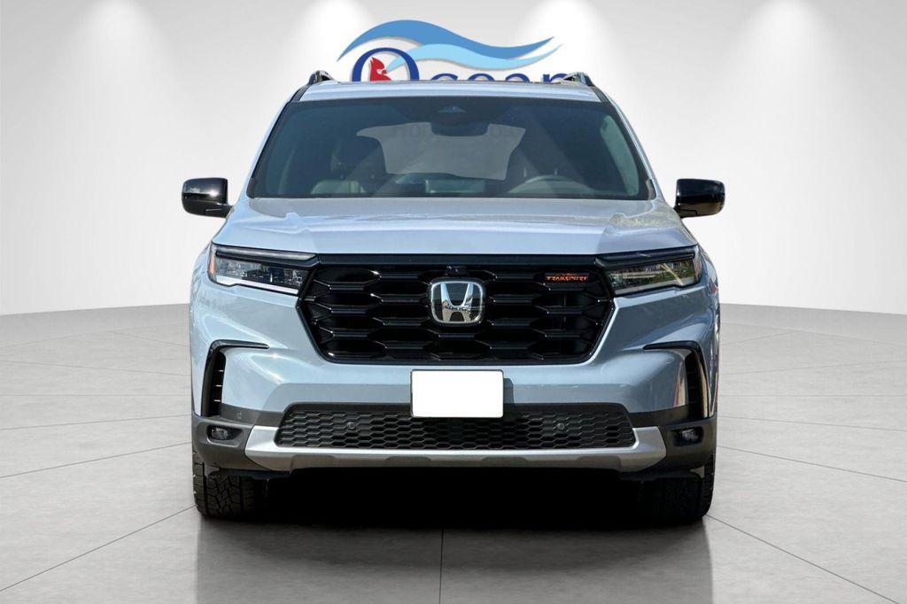 new 2025 Honda Pilot car, priced at $51,350