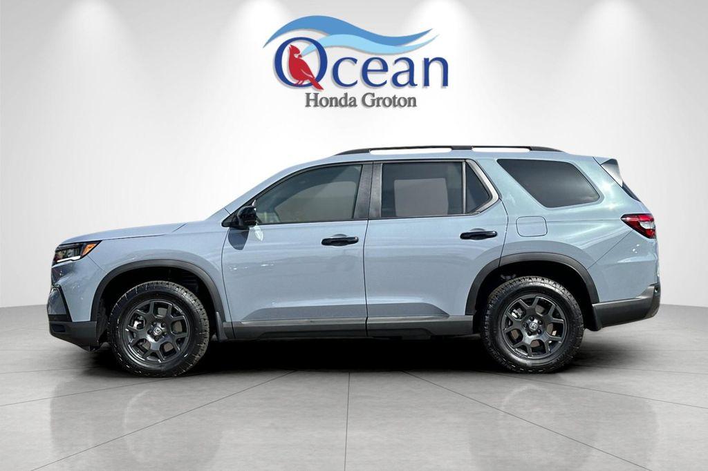 new 2025 Honda Pilot car, priced at $51,350