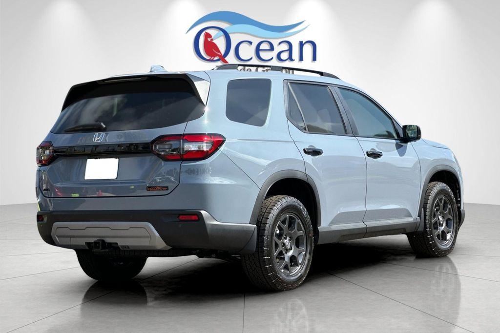 new 2025 Honda Pilot car, priced at $51,350