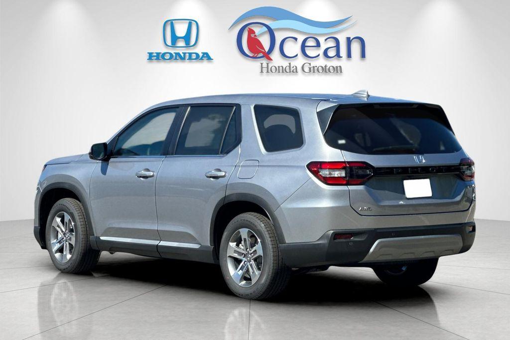 new 2025 Honda Pilot car, priced at $47,095