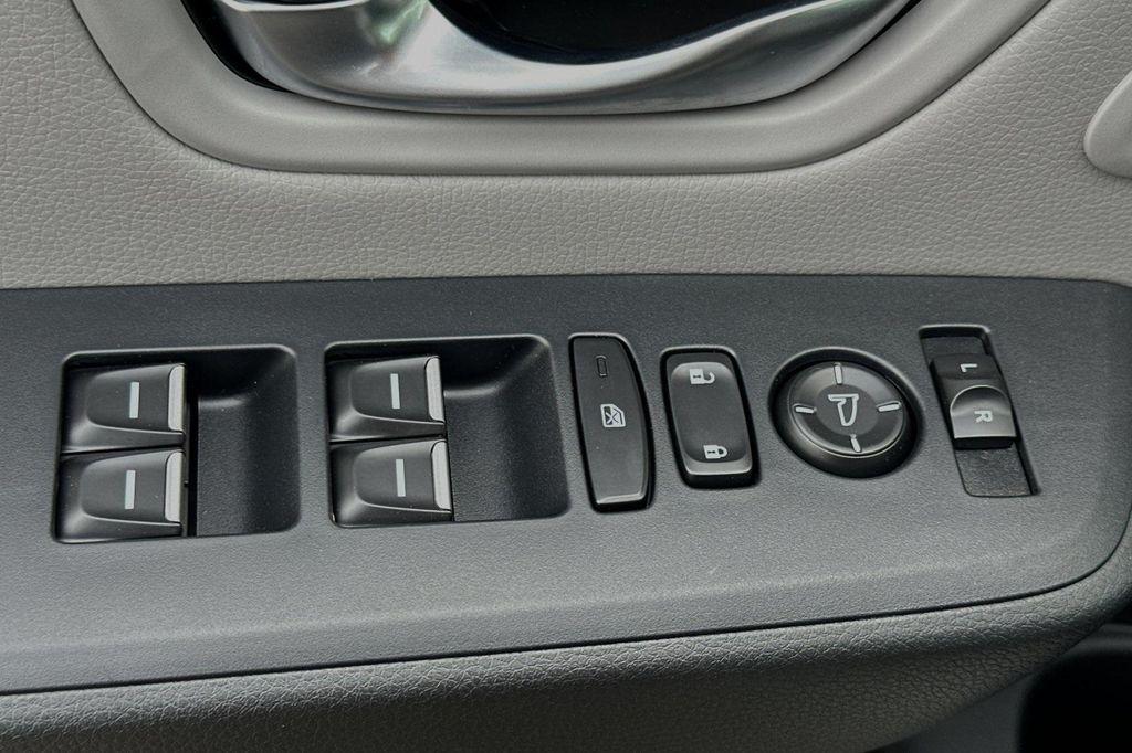 new 2025 Honda Pilot car, priced at $47,095