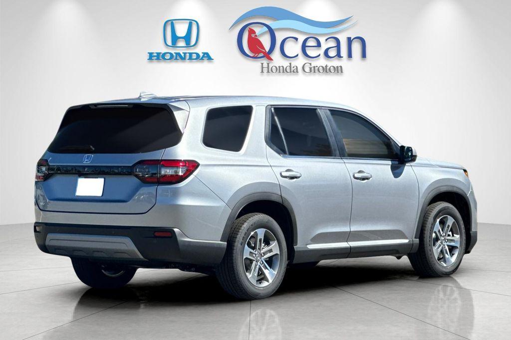 new 2025 Honda Pilot car, priced at $47,095