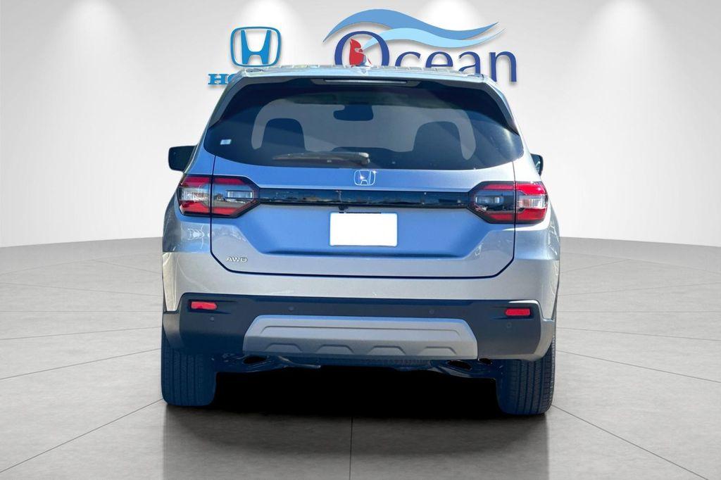 new 2025 Honda Pilot car, priced at $47,095