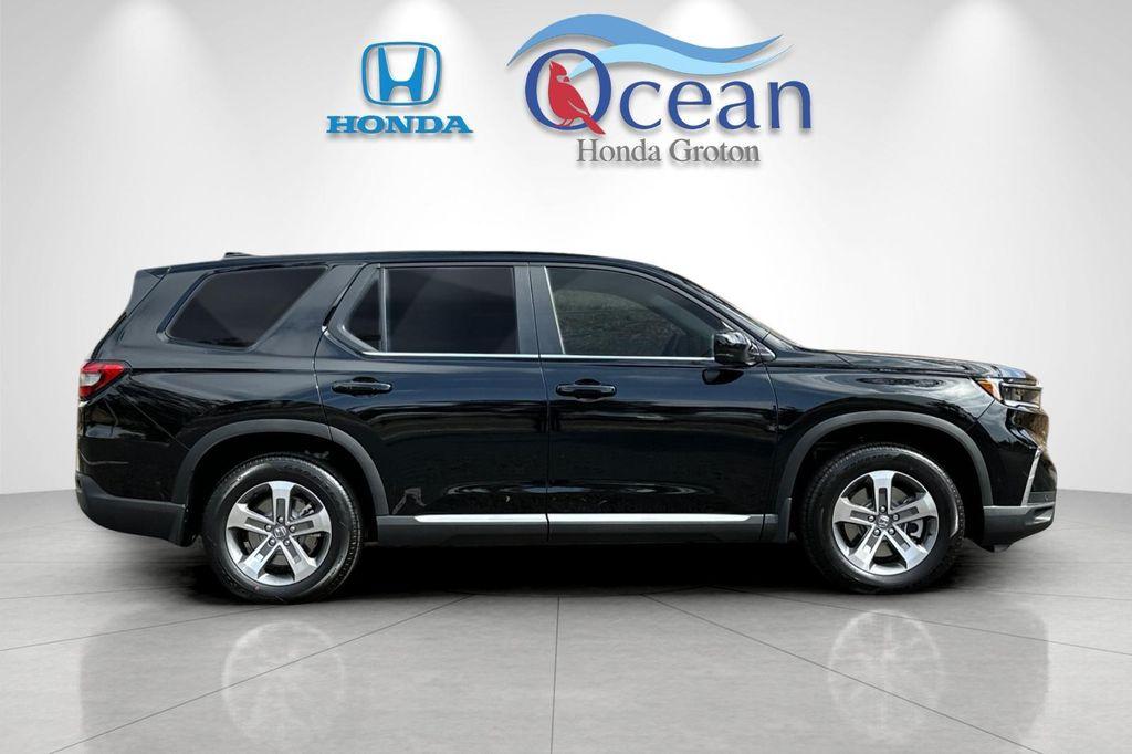 new 2025 Honda Pilot car, priced at $47,095