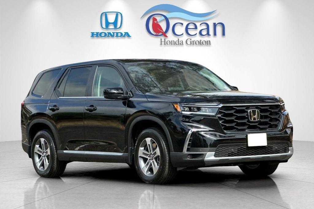 new 2025 Honda Pilot car, priced at $47,095