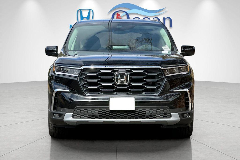 new 2025 Honda Pilot car, priced at $47,095