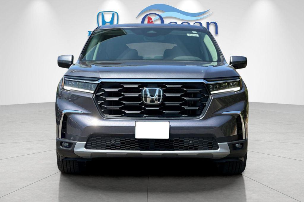 new 2025 Honda Pilot car, priced at $47,095