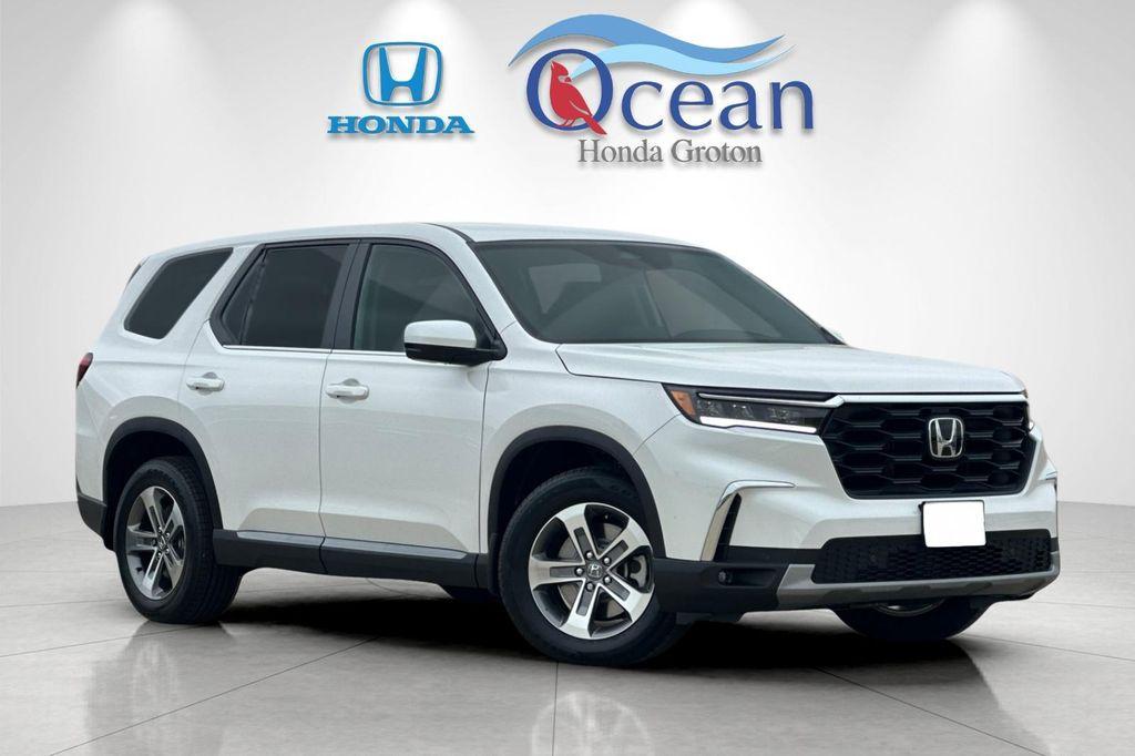 new 2025 Honda Pilot car, priced at $47,550