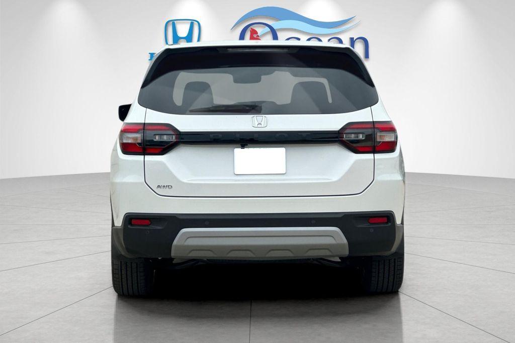 new 2025 Honda Pilot car, priced at $47,550