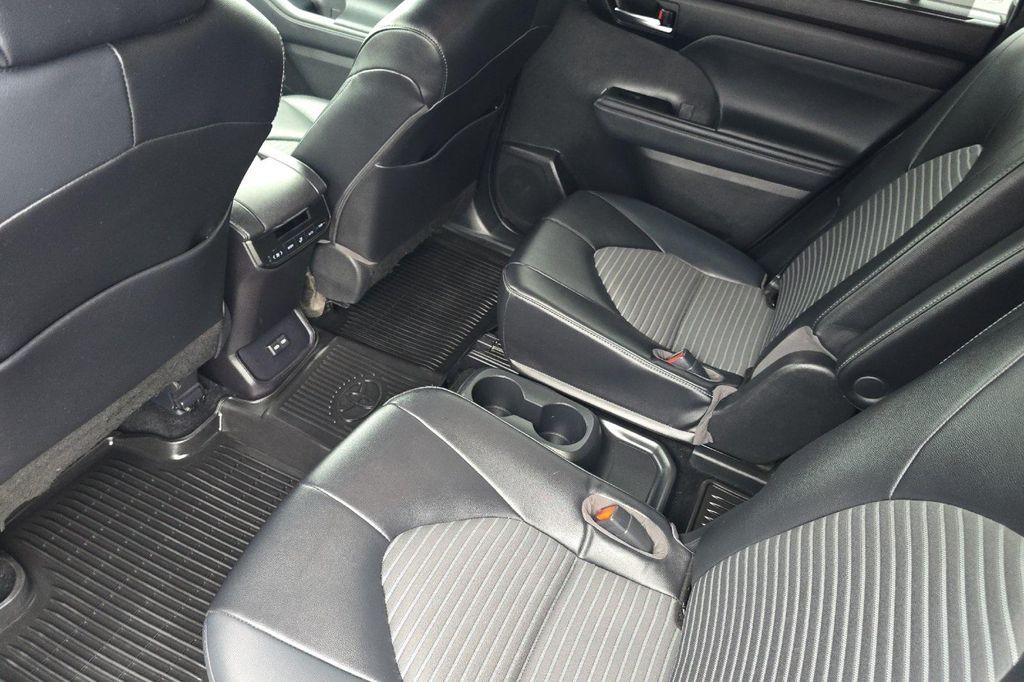 used 2022 Toyota Highlander car, priced at $39,994
