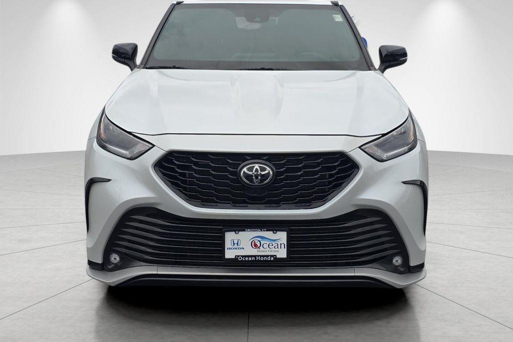 used 2022 Toyota Highlander car, priced at $39,994