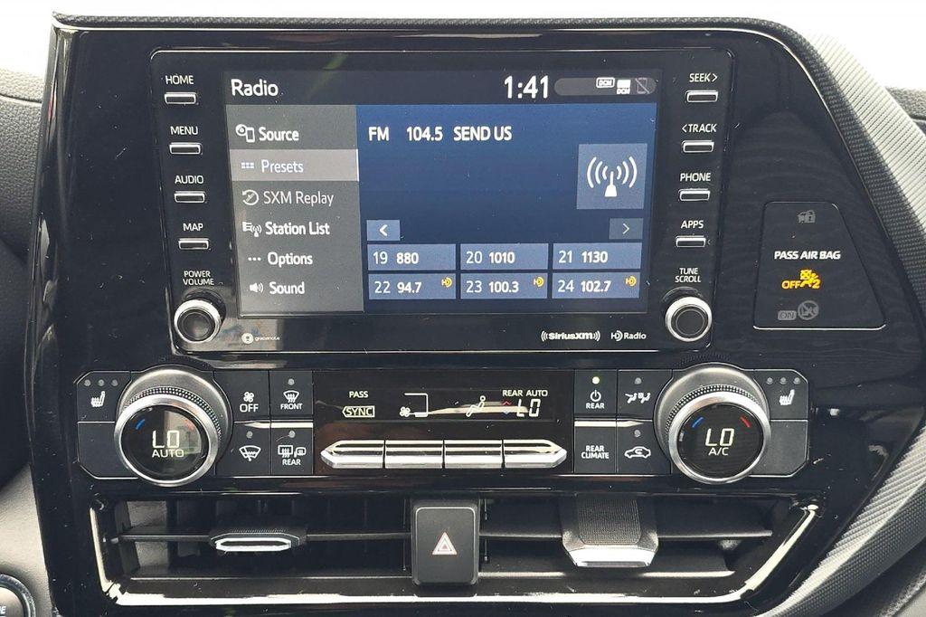 used 2022 Toyota Highlander car, priced at $39,994