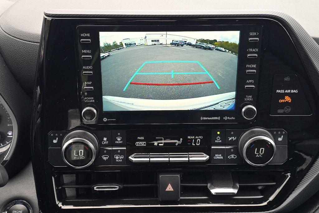 used 2022 Toyota Highlander car, priced at $39,994