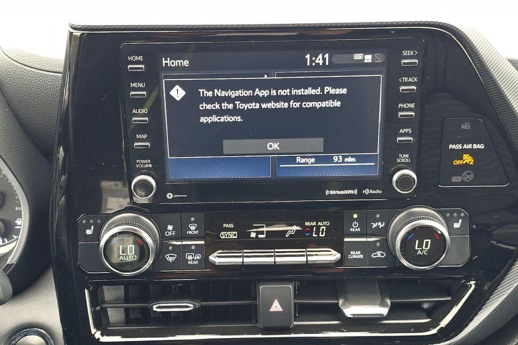 used 2022 Toyota Highlander car, priced at $39,994