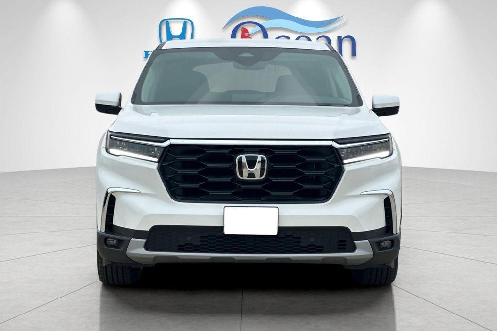 new 2025 Honda Pilot car, priced at $48,280