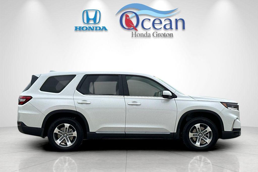 new 2025 Honda Pilot car, priced at $48,280