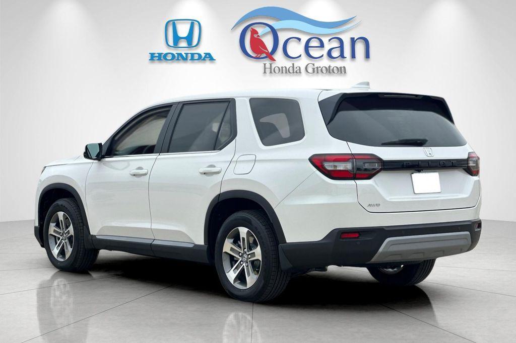 new 2025 Honda Pilot car, priced at $47,550