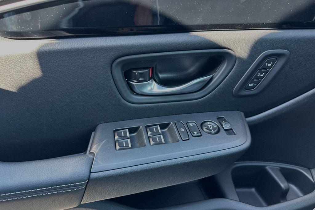 new 2025 Honda Pilot car, priced at $47,550