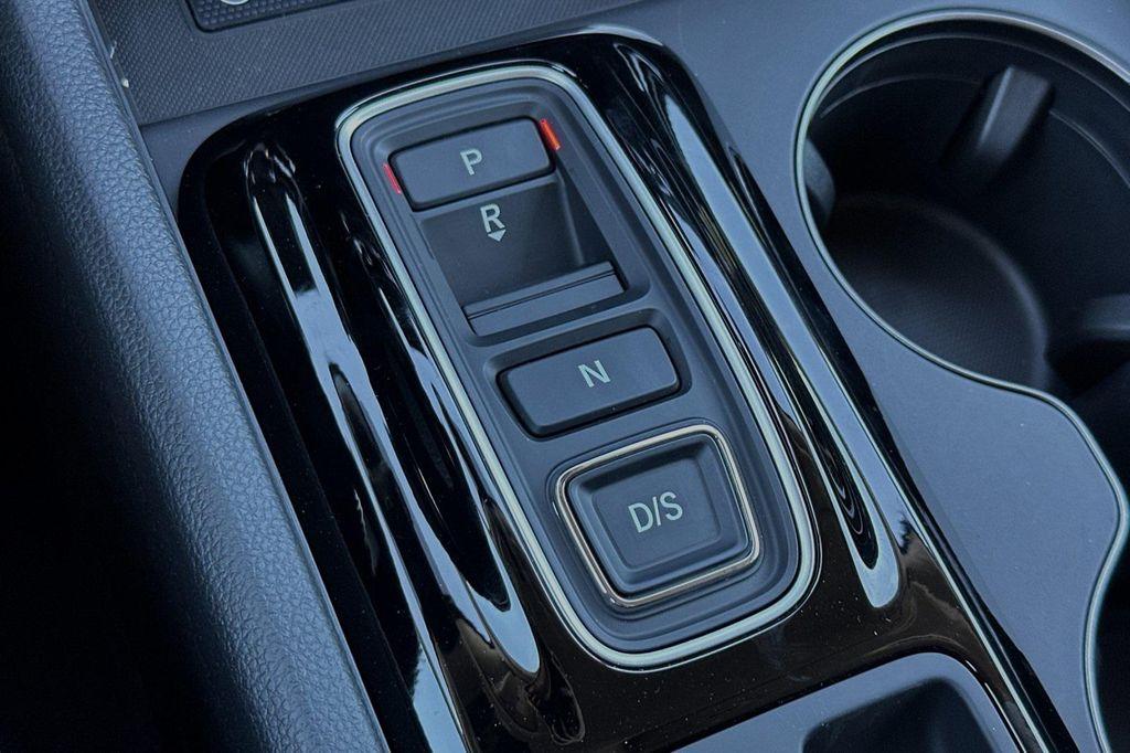 new 2025 Honda Pilot car, priced at $47,550