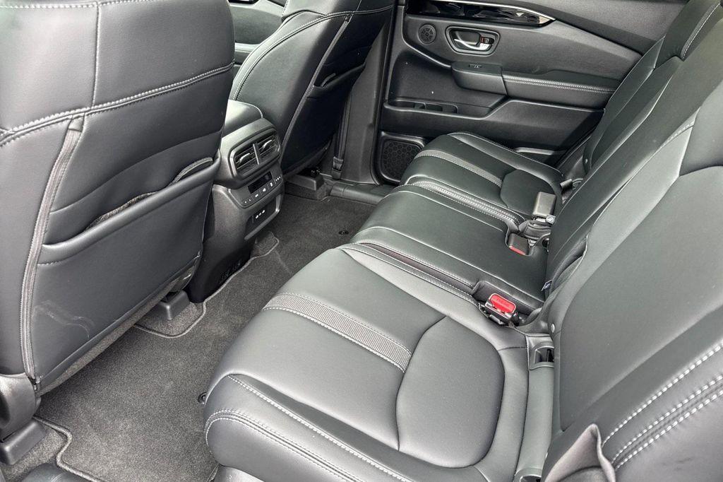 new 2025 Honda Pilot car