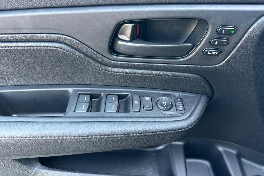 new 2026 Honda Odyssey car, priced at $44,885