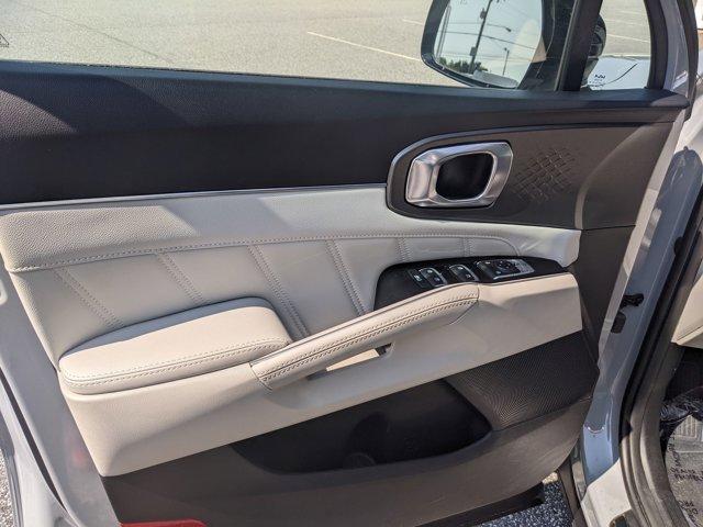 used 2023 Kia Sorento car, priced at $33,900