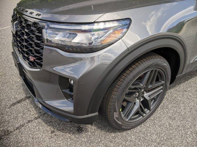 new 2025 Ford Explorer car, priced at $52,697