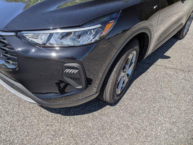 new 2025 Ford Escape car, priced at $29,600