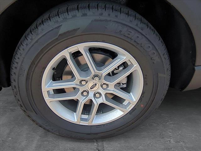 new 2025 Ford Explorer car, priced at $35,925