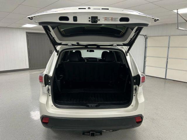 used 2016 Toyota Highlander car, priced at $17,860