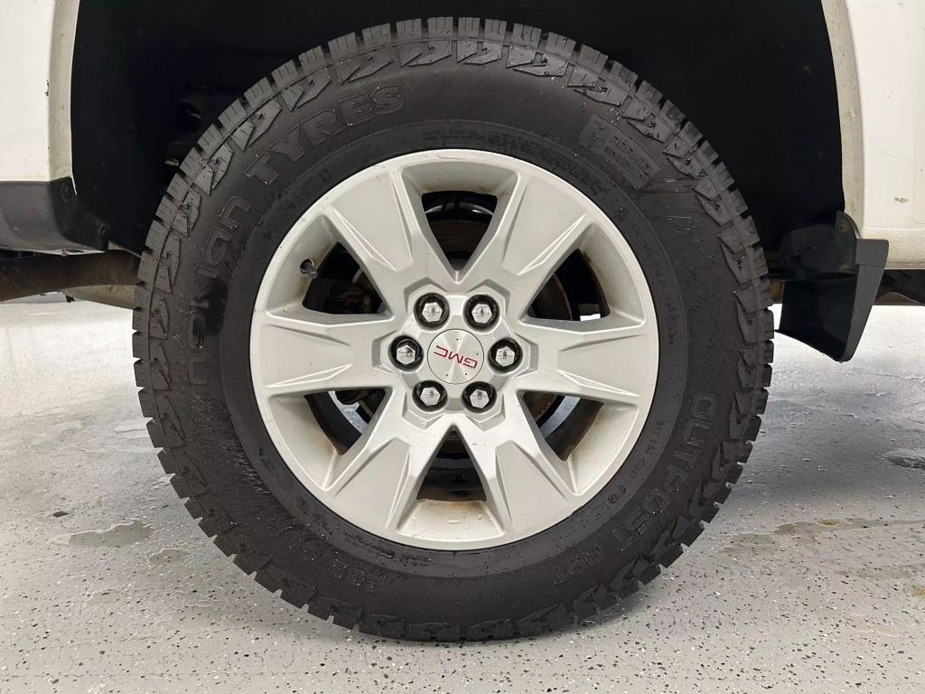 used 2015 GMC Canyon car, priced at $13,495