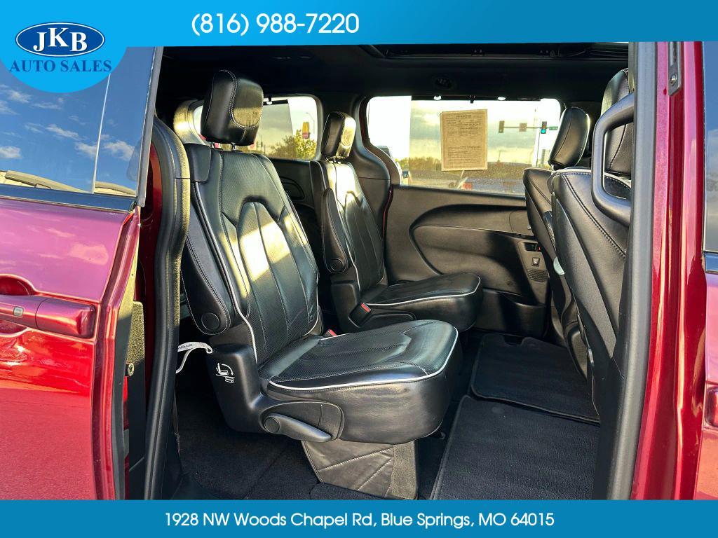 used 2019 Chrysler Pacifica car, priced at $19,995