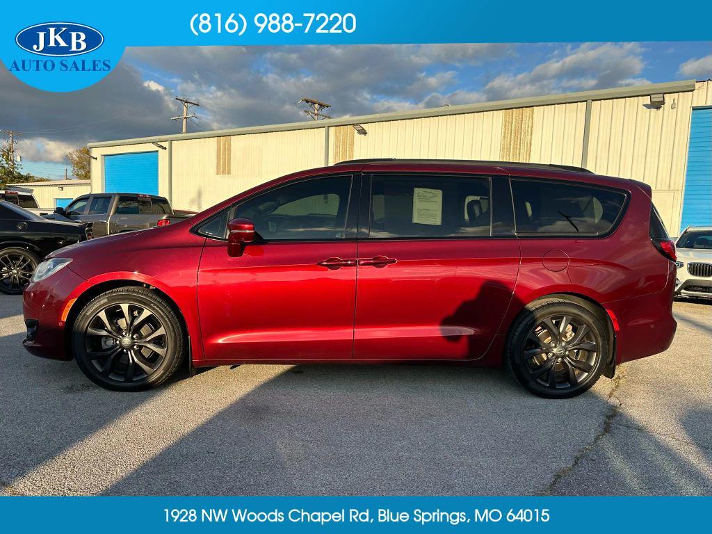 used 2019 Chrysler Pacifica car, priced at $19,995