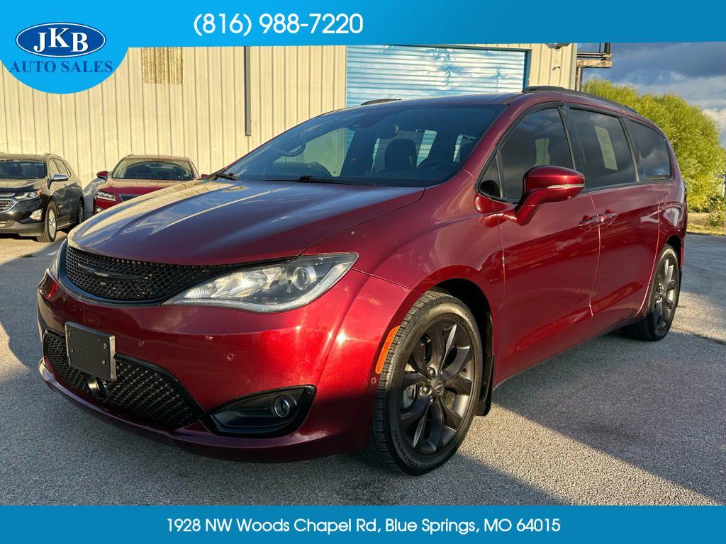 used 2019 Chrysler Pacifica car, priced at $19,995