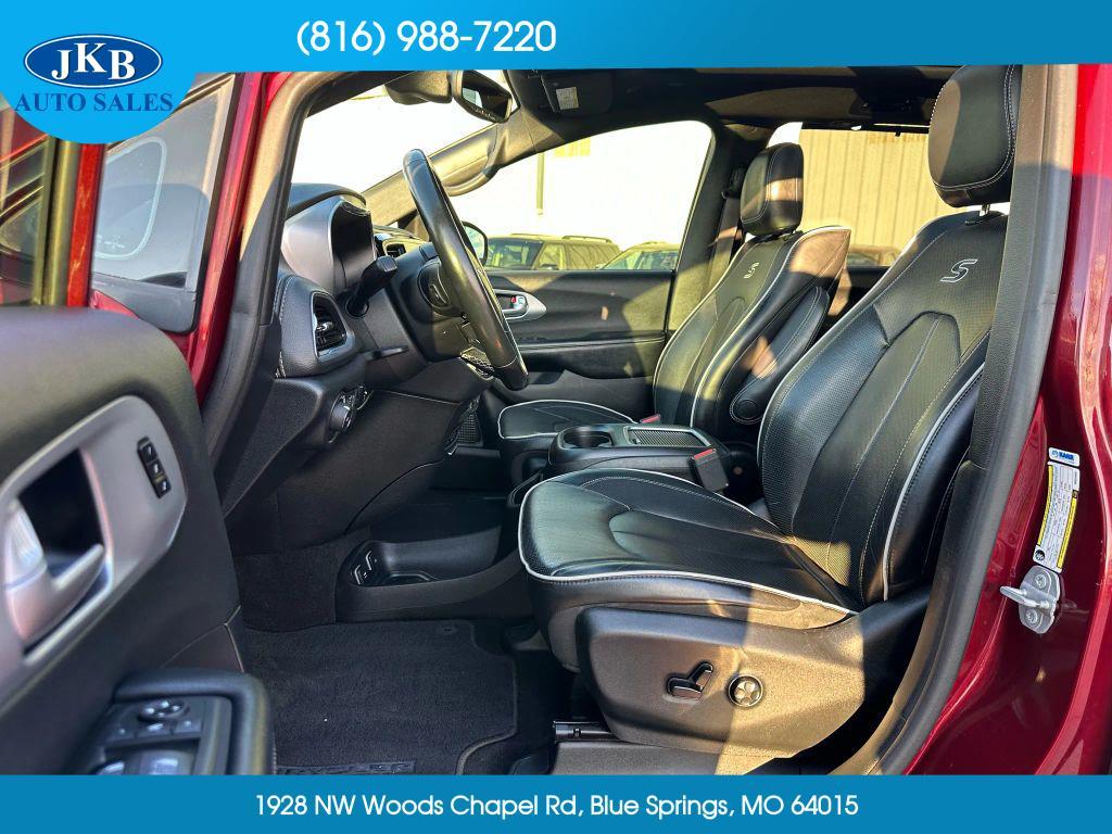 used 2019 Chrysler Pacifica car, priced at $19,995