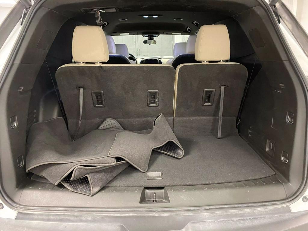 used 2022 Chevrolet Traverse car, priced at $18,995