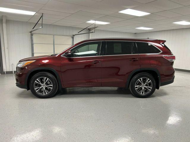 used 2016 Toyota Highlander car, priced at $20,642