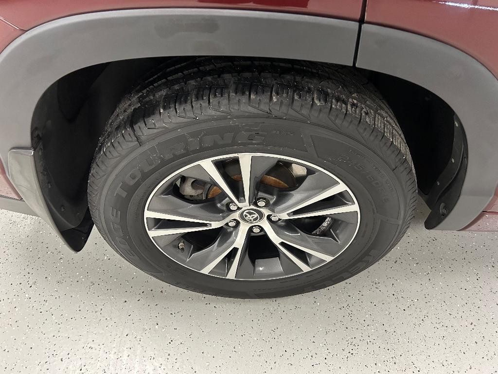 used 2016 Toyota Highlander car, priced at $20,995