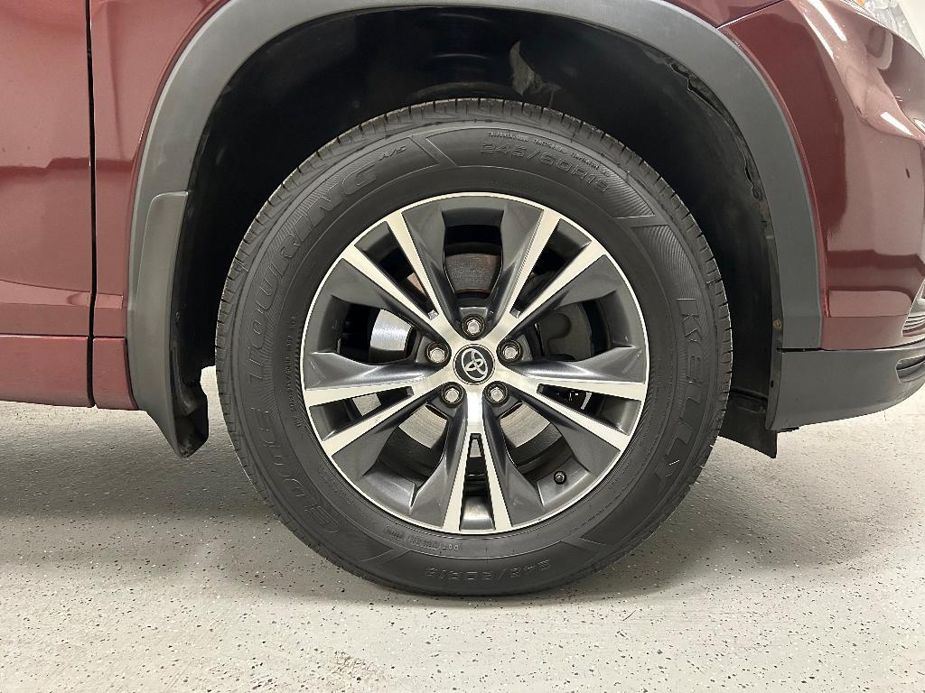 used 2016 Toyota Highlander car, priced at $20,995