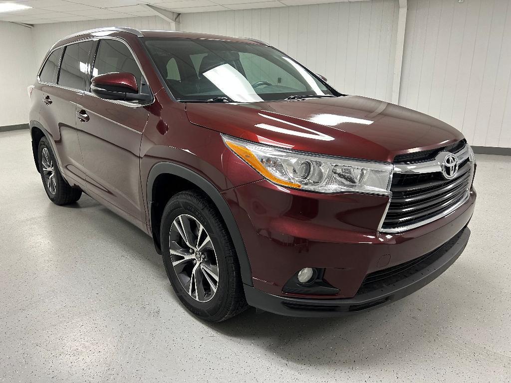 used 2016 Toyota Highlander car, priced at $20,995