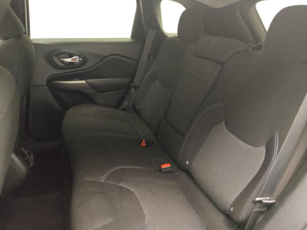 used 2019 Jeep Cherokee car, priced at $16,495