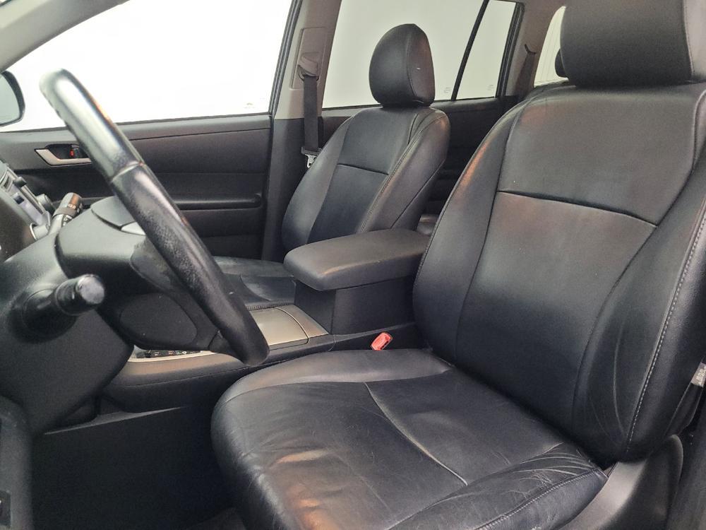 used 2013 Toyota Highlander car, priced at $16,895