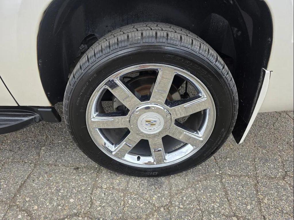 used 2011 Chevrolet Avalanche car, priced at $12,995