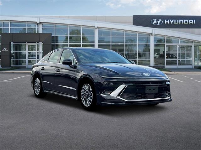 new 2025 Hyundai Sonata Hybrid car, priced at $39,155