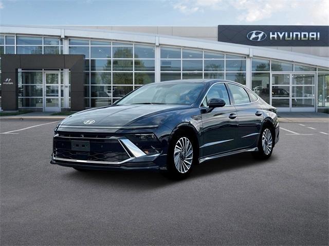 new 2025 Hyundai Sonata Hybrid car, priced at $39,155