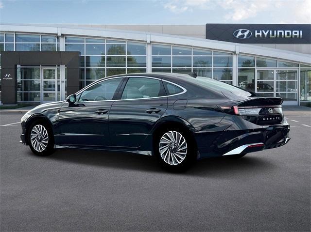 new 2025 Hyundai Sonata Hybrid car, priced at $39,155